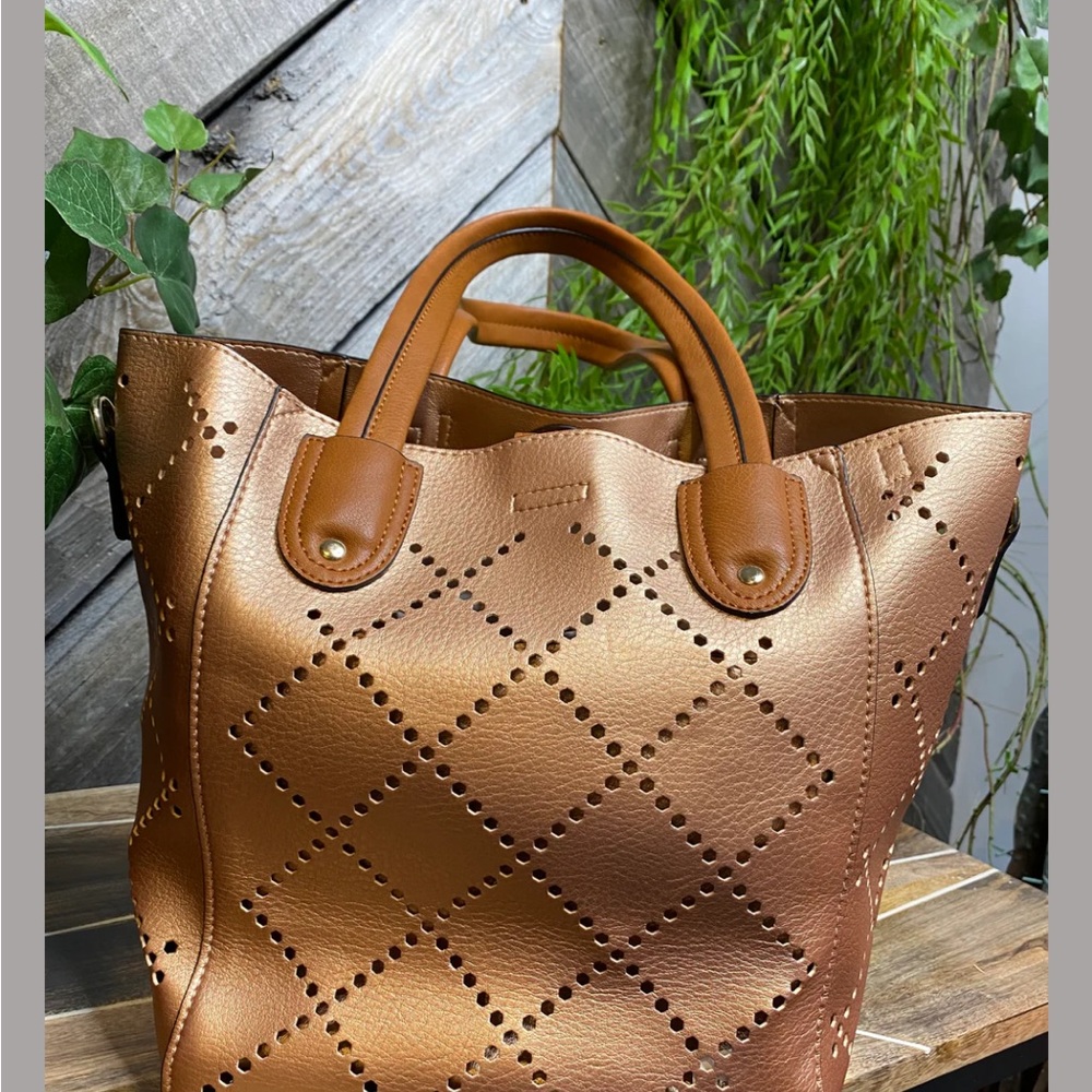 Louenhide Vegan Faux Leather Bermuda Tote Purse Bag in Rose Gold